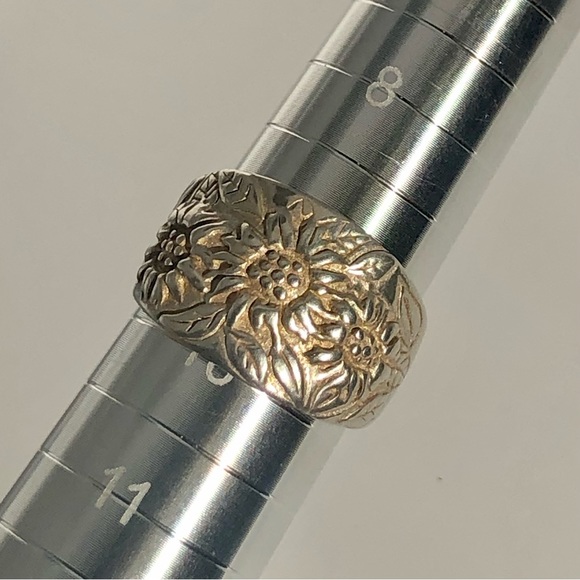 [vintage] Intricate Floral Israeli Sterling Silver Ring - Size 9.5 - Picture 13 of 14